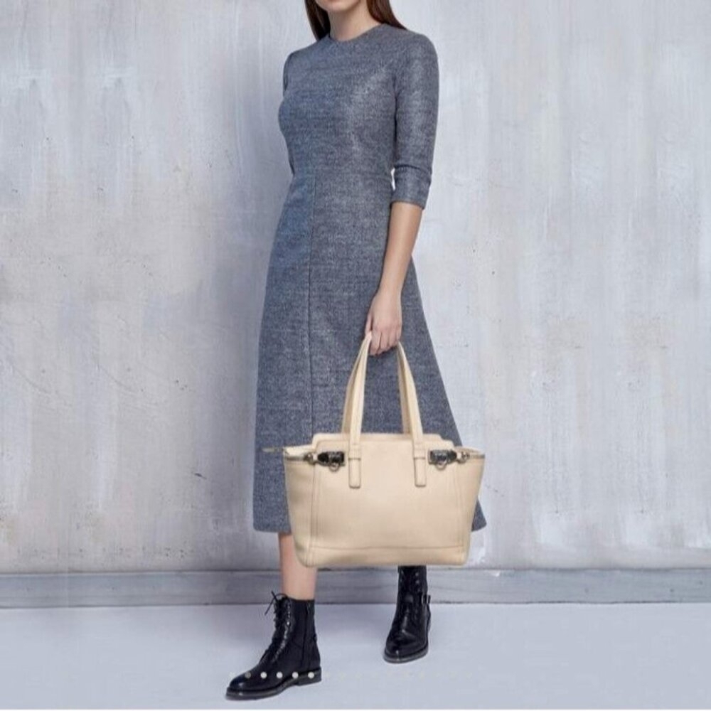 Salvatore Ferragamo Verve Leather BEG Medium